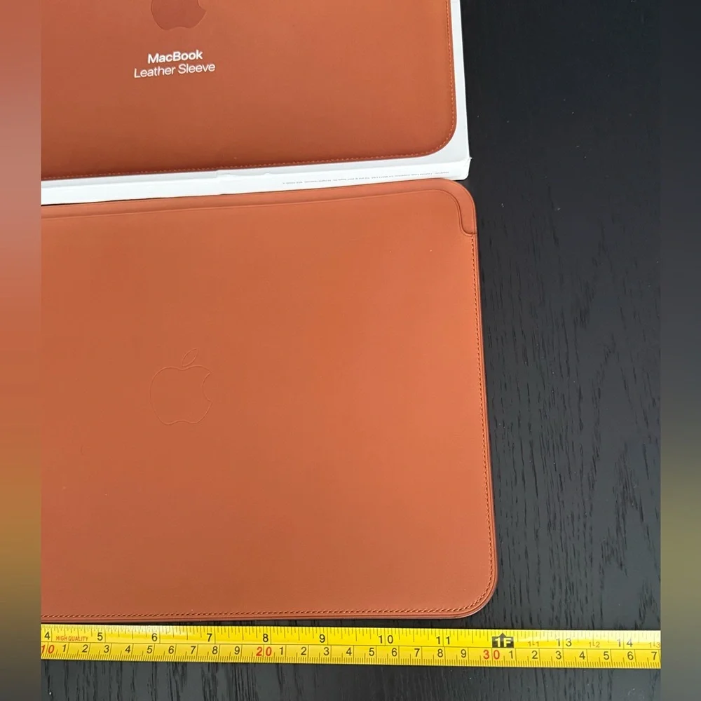 Apple Tan Leather Sleeve for MacBook - Picture 5 of 6